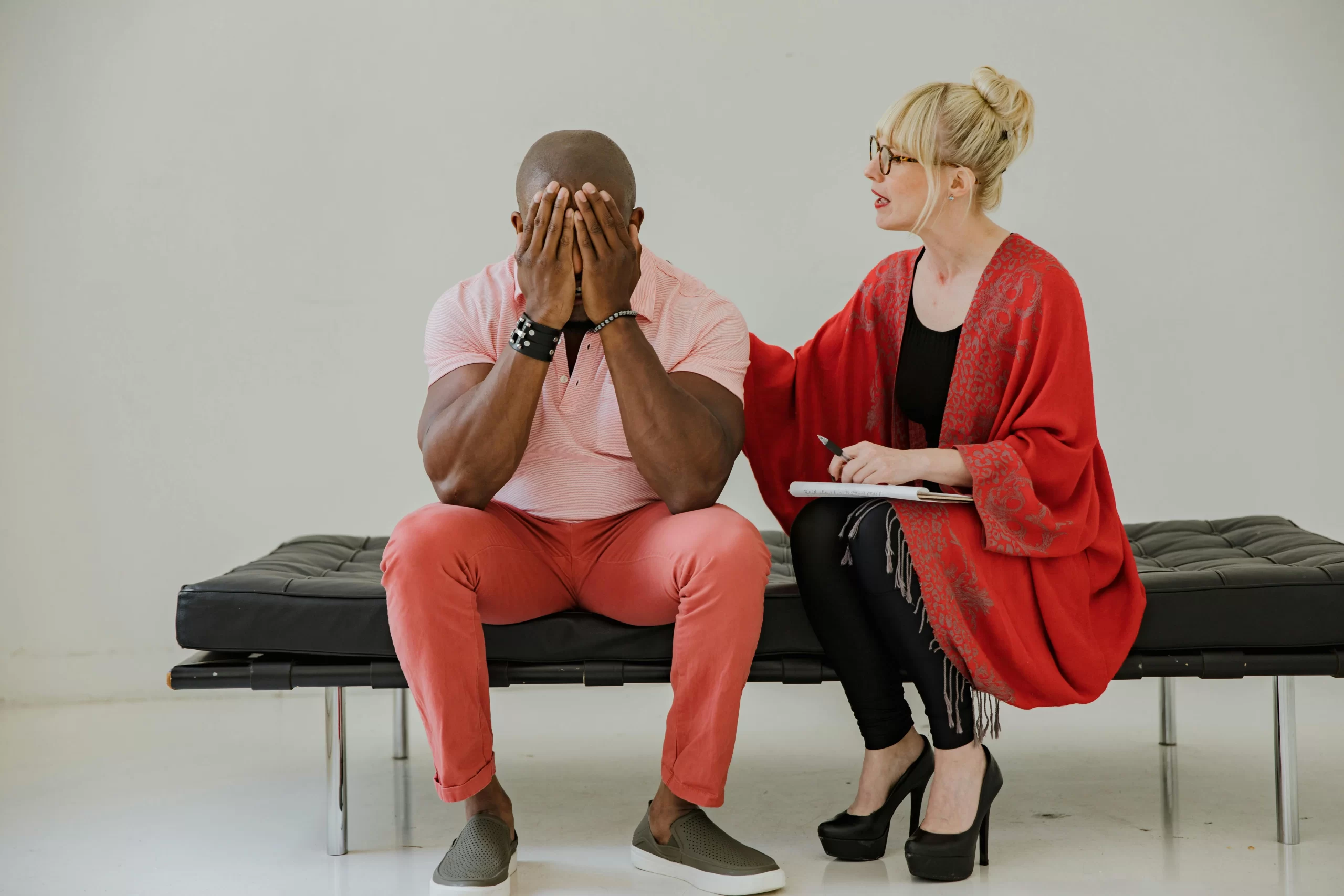 Read more about the article When to See a Psychiatrist vs Therapist